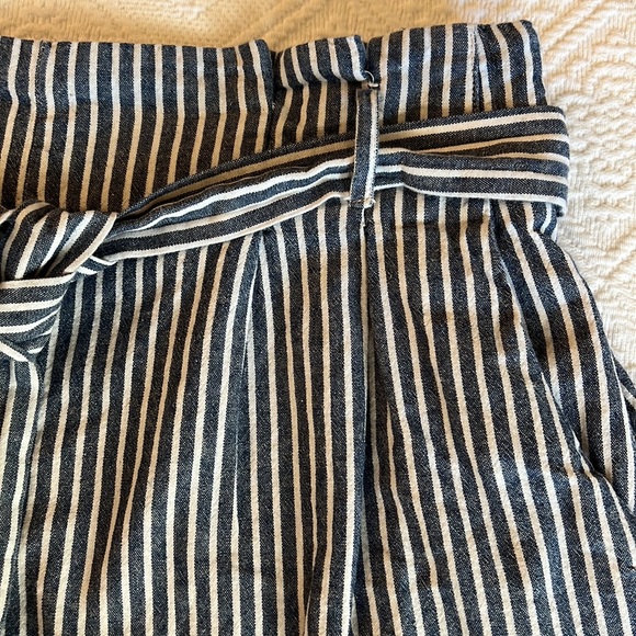 💥💥June & Hudson Small Blue/White Striped Shorts - Picture 5 of 10